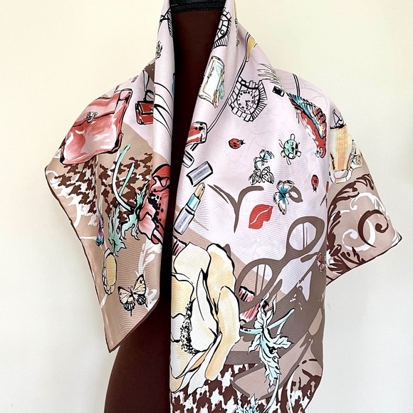 Salvatore Ferragamo Icons Beige Silk Scarf - Picture 5 of 15